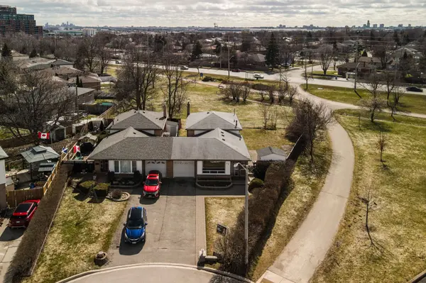 15 Dalton PL, Brampton, ON L6T 1N6