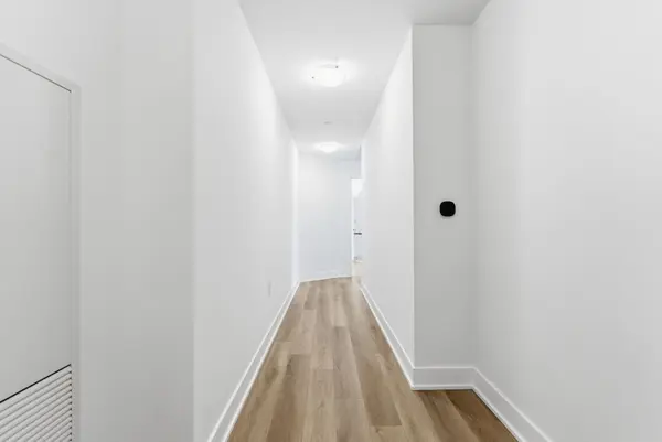 2088 James ST #1210, Burlington, ON L7R 0H2