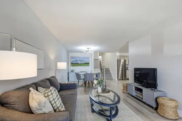 2405 Malcom CRES, Burlington, ON L7P 3Y5