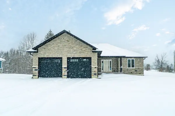 6 Patrick ST, Kawartha Lakes, ON K0M 2B0