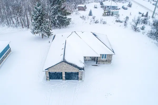 6 Patrick ST, Kawartha Lakes, ON K0M 2B0