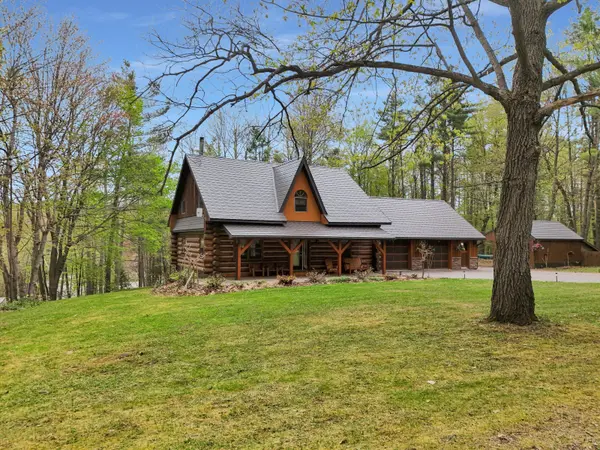 1040 Amelia CRES, Gravenhurst, ON P0E 1G0