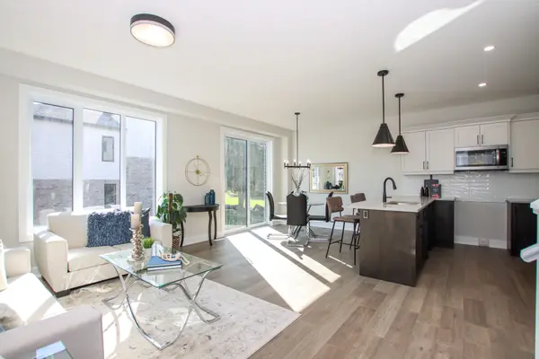 579 REGENT ST, Strathroy-caradoc, ON N0L 1W0