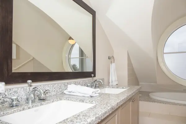 1869 Muskoka Road 118 HWY W #G103-D1, Muskoka Lakes, ON P1L 1W8