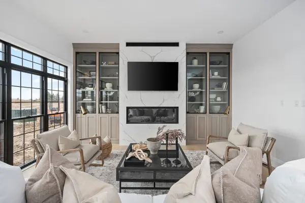 204 FOXBOROUGH PL, Thames Centre, ON N0M 2P0