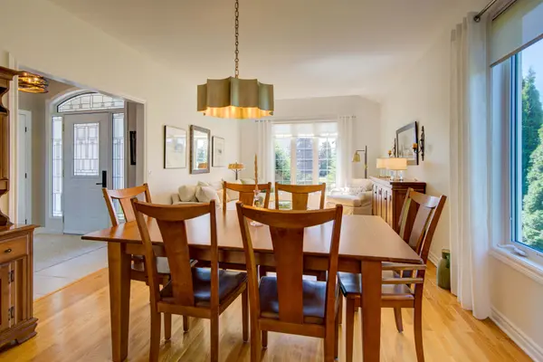 52 Glenora DR, Loyalist, ON K0H 1G0