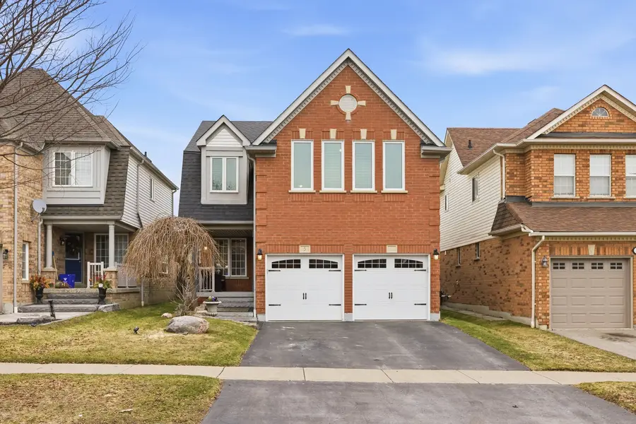 5 Telegraph DR, Whitby, ON L1P 1S2