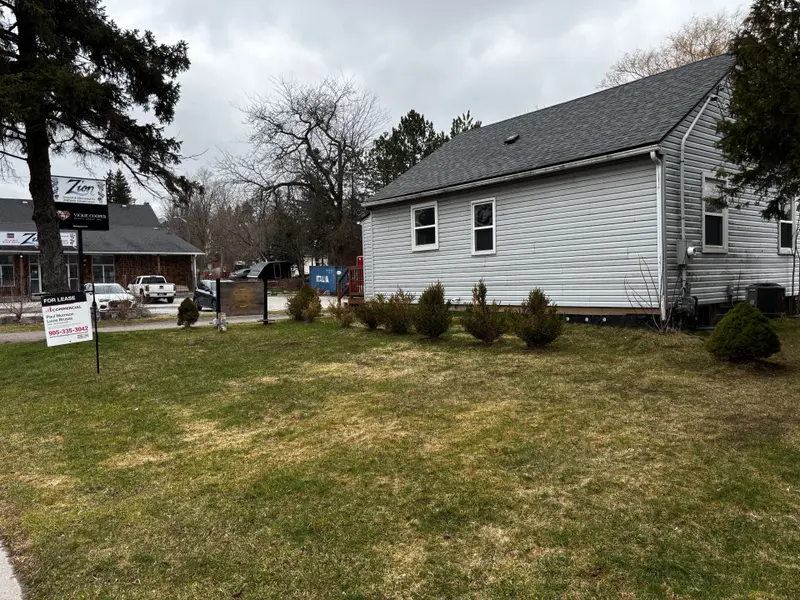 1464 Centre RD, Hamilton, ON L8N 2Z7