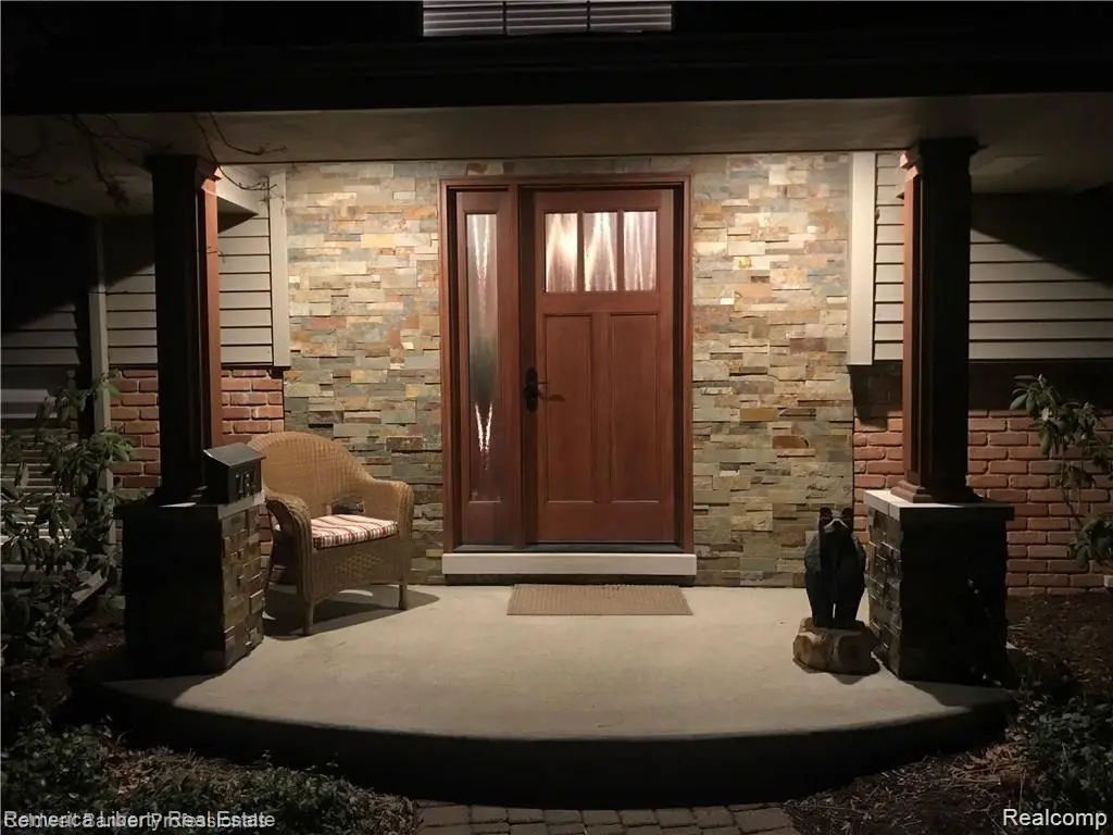 464 Welch RD, Northville, MI 48167