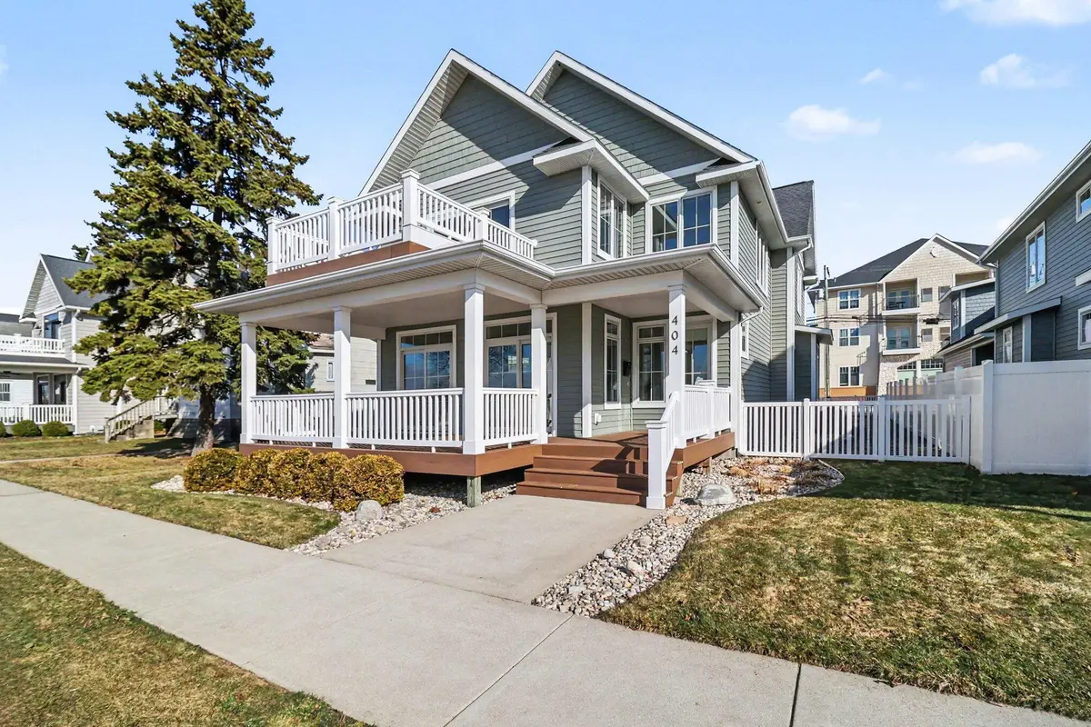 404 W Loomis ST, Ludington, MI 49431