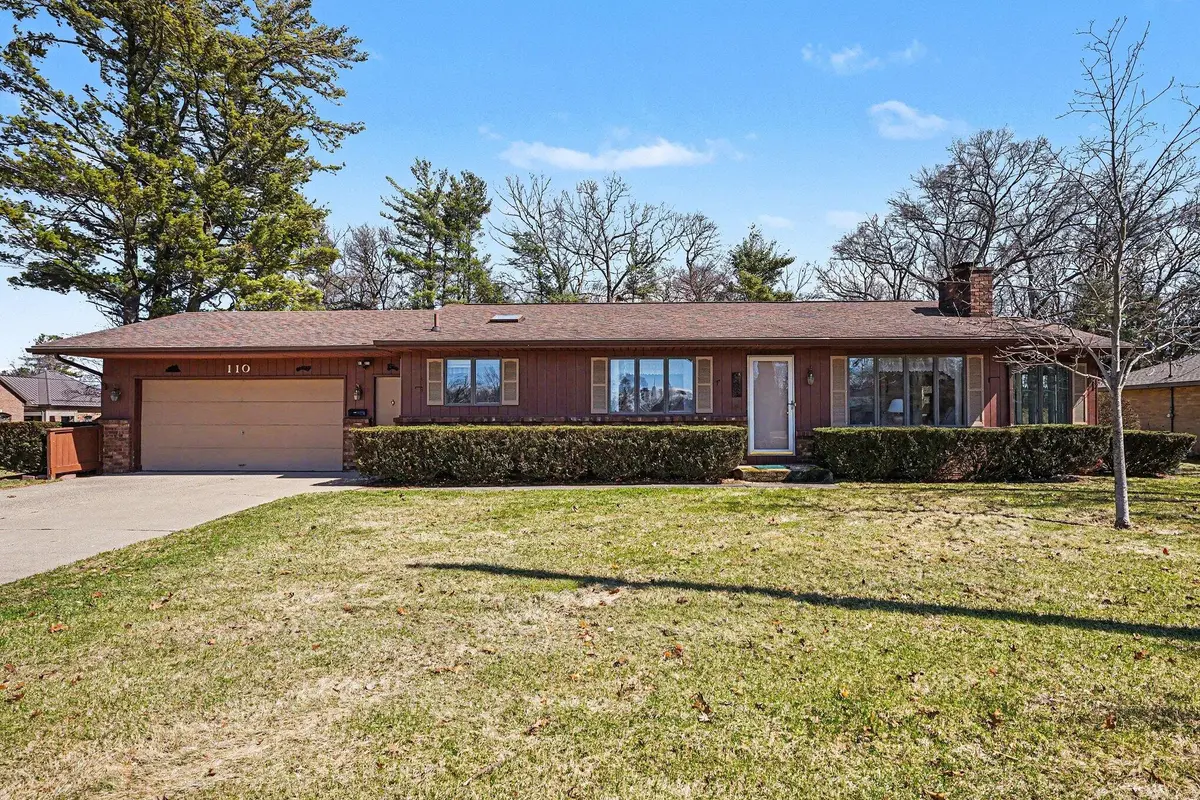 110 S Fruitport RD, Spring Lake Vllg, MI 49456