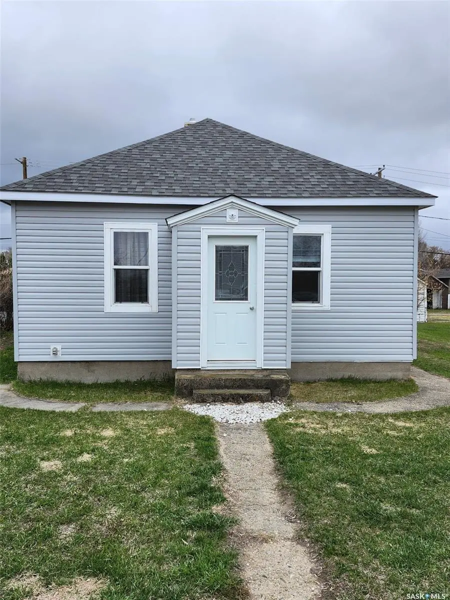 408 Railway AVENUE, Carnduff, SK S0C 0S0