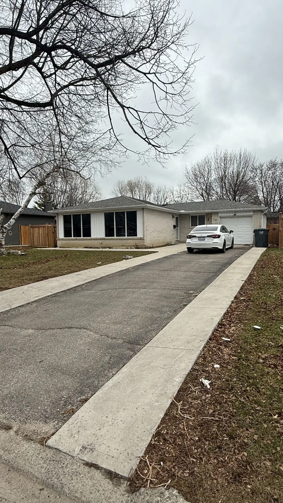 16 Belmont DR, Brampton, ON L6T 2K3