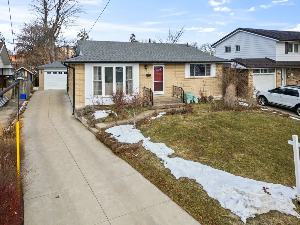 19 Secord DR, Hamilton, ON L8K 3W6