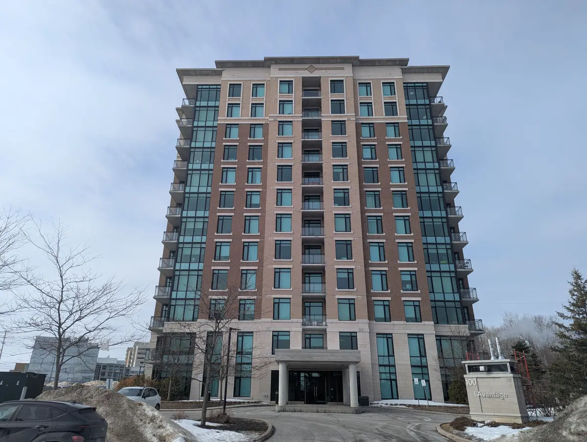 100 Roger Guindon AVE #402, Alta Vista And Area, ON K1G 3Z7