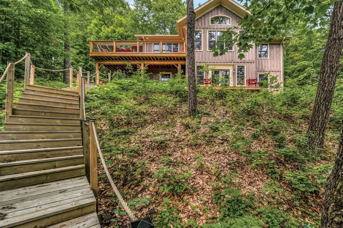 1031 Rotunda DR, Highlands East, ON K0M 1R0