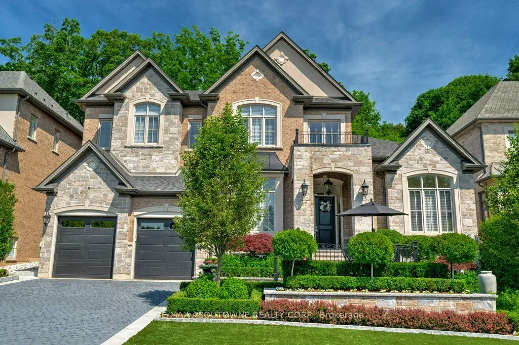 47 Legacy LN, Hamilton, ON L9G 0G2