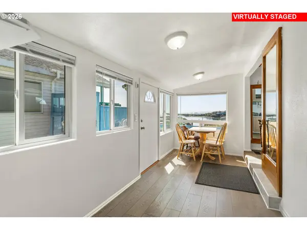 16219 LOWER HARBOR RD, Brookings, OR 97415