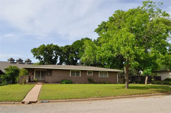 1405 Rolling Hills Drive, Graham, TX 76450