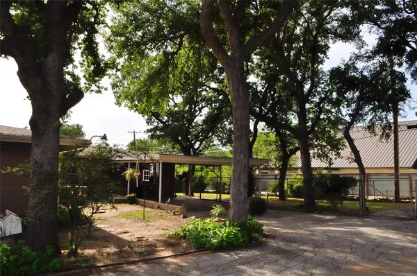 1405 Rolling Hills Drive, Graham, TX 76450