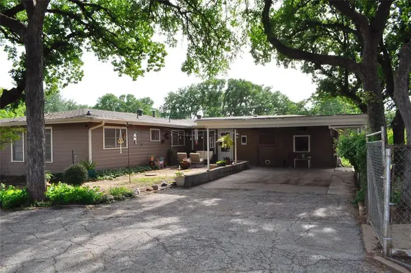 1405 Rolling Hills Drive, Graham, TX 76450