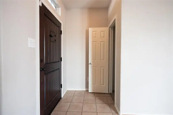 524 Zachum Drive, Arlington, TX 76002