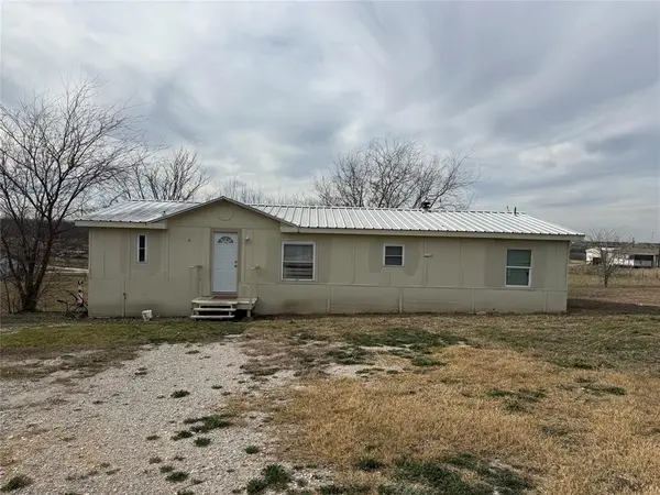 118 Happy Trail Court, Rhome, TX 76078