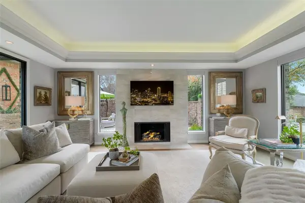 16037 Chalfont Circle, Dallas, TX 75248