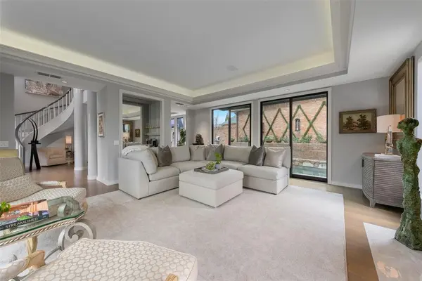 16037 Chalfont Circle, Dallas, TX 75248