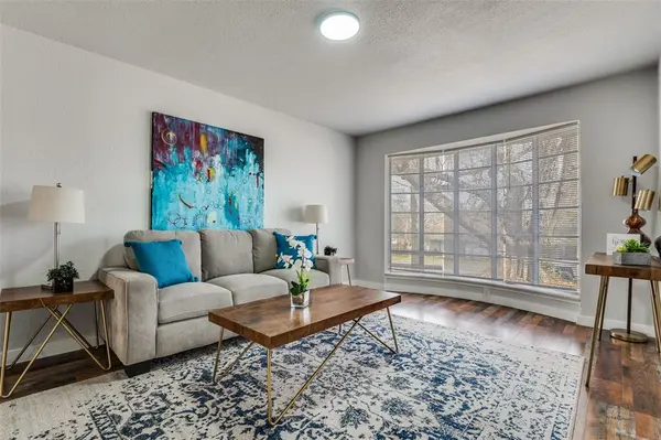 113 Brook Hollow Drive, Desoto, TX 75115