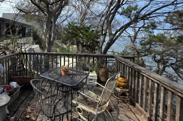 802 Rock Harbor Court, Granbury, TX 76048