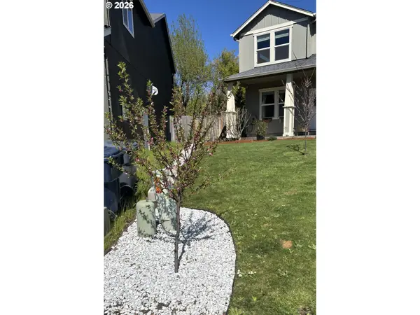 6074 PEBBLE CT, Springfield, OR 97478