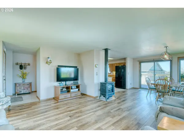 17 SE KIRK AVE, Pendleton, OR 97801