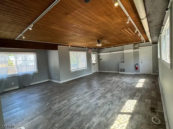 6 Hilltop Rd, Mendham Boro, NJ 07945