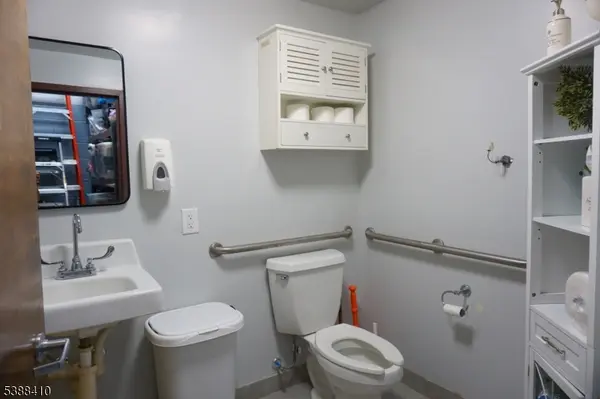 101 Terhune Ave, Lodi Boro, NJ 07644