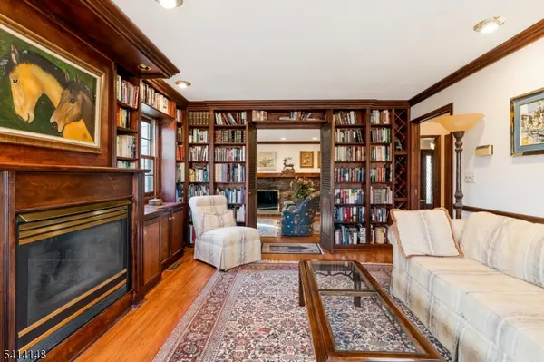 2 Forest View Dr, Chester Twp., NJ 07930