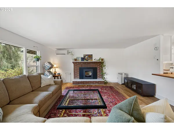 4680 W HILLSIDE DR, Eugene, OR 97405