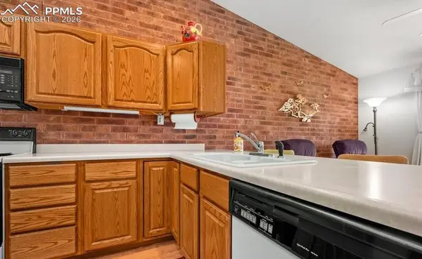 2106 Chatalet LN #I, Pueblo, CO 81005