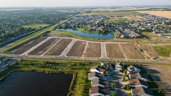 4431 72 Street, Camrose, AB T4V 2P7