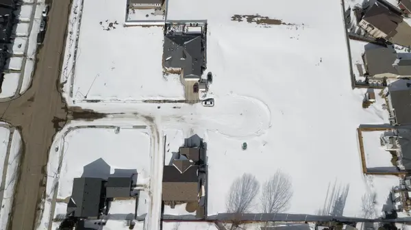 7205 44 Avenue Close, Camrose, AB T4V 5E1