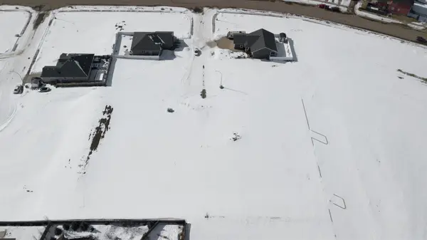 7201 44 A Avenue Close, Camrose, AB T4V 5E2