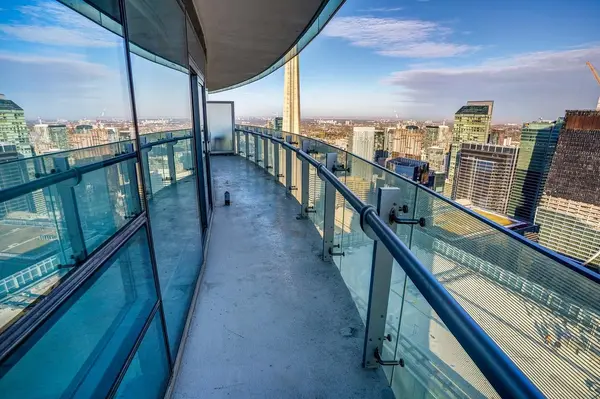 14 York ST #5809, Toronto C01, ON M5J 0B1