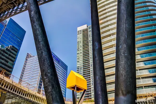 14 York ST #5809, Toronto C01, ON M5J 0B1