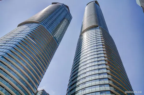 14 York ST #5809, Toronto C01, ON M5J 0B1