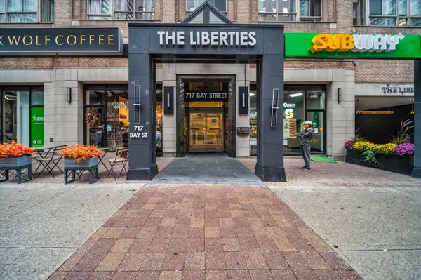 717 Bay ST #703, Toronto C01, ON M5G 2J9