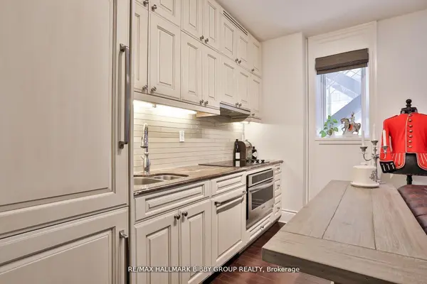 22 Leader LN #520, Toronto C08, ON M5E 0B2