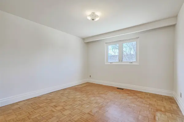 184 Edmonton DR, Toronto C15, ON M2J 3X5