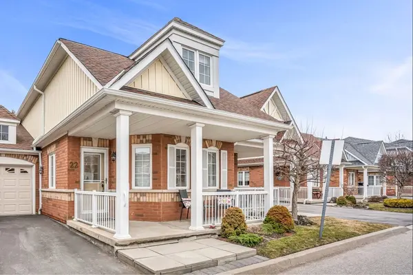22 Gidley LN #24, Ajax, ON L1T 4Z7