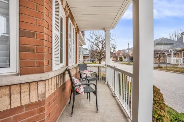 22 Gidley LN #24, Ajax, ON L1T 4Z7