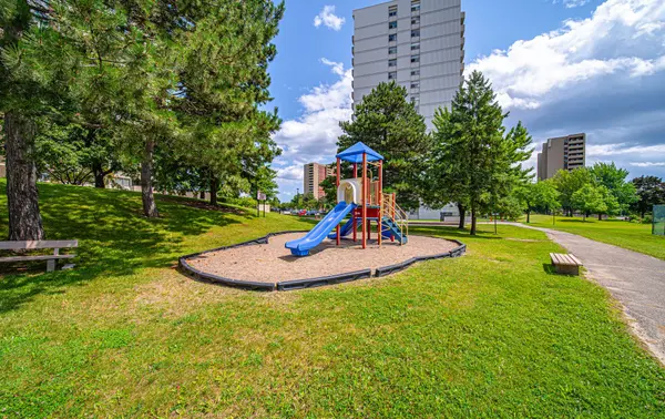 66 Falby CT #406, Ajax, ON L1S 3L2